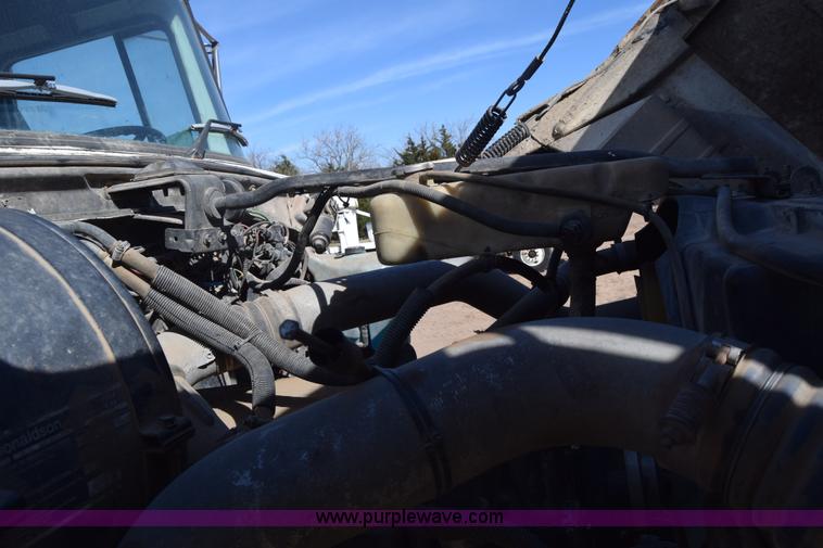 image for item K4314 1997 Ford LT9000 dump truck