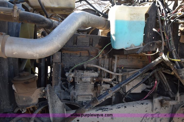 image for item K4314 1997 Ford LT9000 dump truck