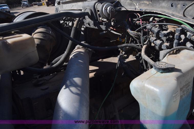 image for item K4314 1997 Ford LT9000 dump truck