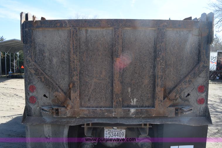 image for item K4314 1997 Ford LT9000 dump truck