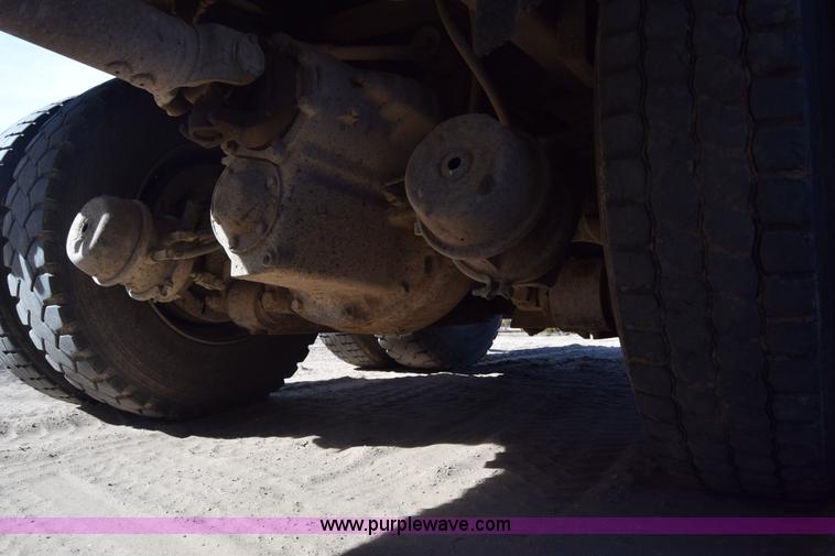 image for item K4314 1997 Ford LT9000 dump truck