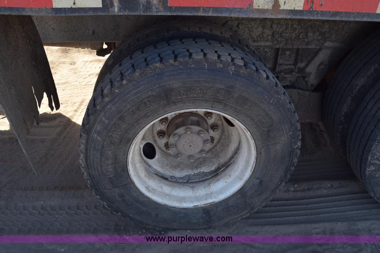 image for item K4314 1997 Ford LT9000 dump truck