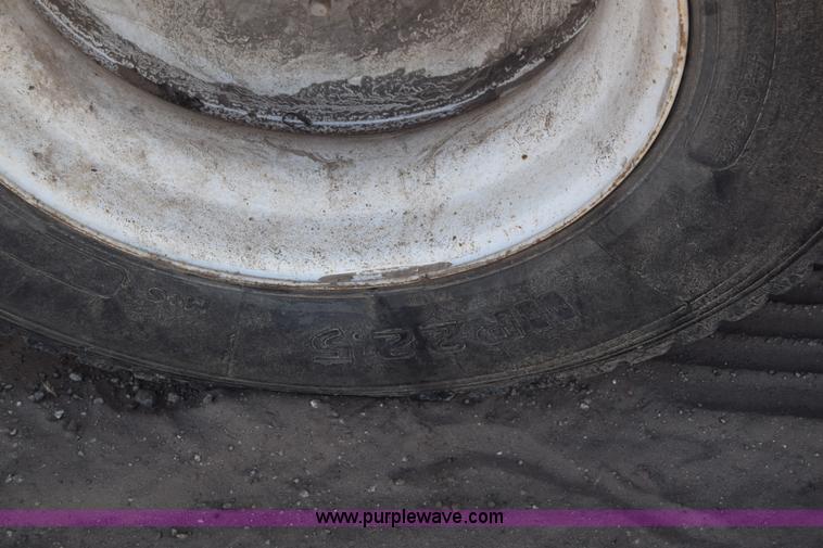 image for item K4314 1997 Ford LT9000 dump truck