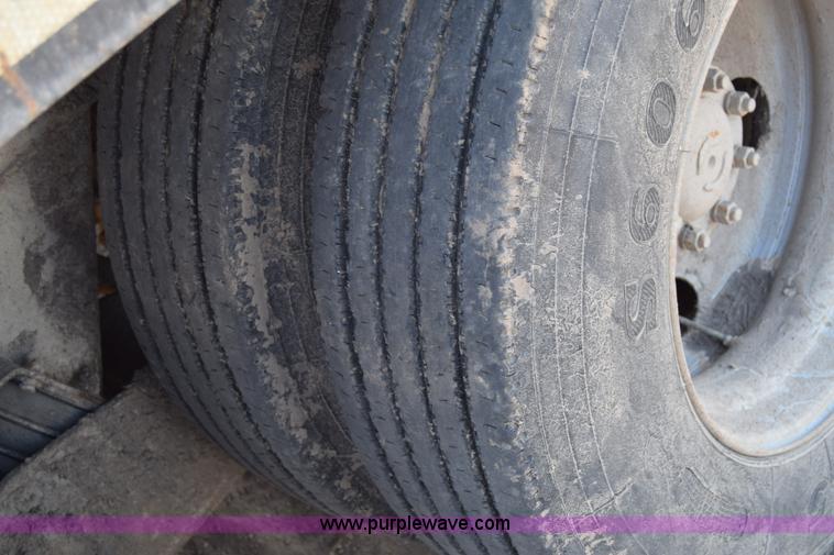 image for item K4314 1997 Ford LT9000 dump truck