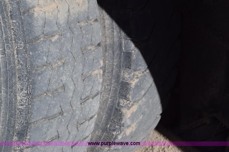 image for item K4314 1997 Ford LT9000 dump truck