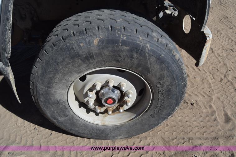 image for item K4314 1997 Ford LT9000 dump truck