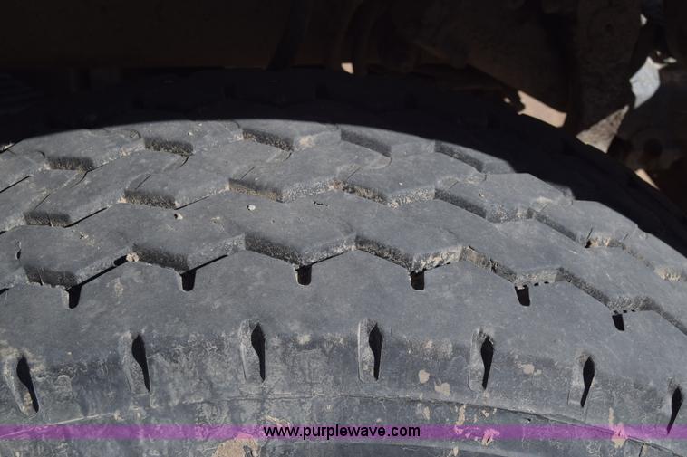 image for item K4314 1997 Ford LT9000 dump truck