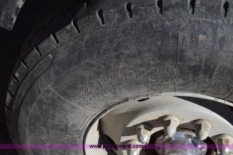 image for item K4314 1997 Ford LT9000 dump truck