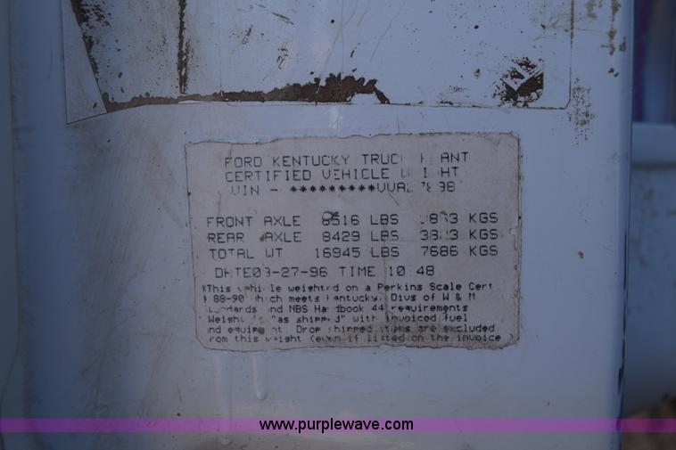 image for item K4314 1997 Ford LT9000 dump truck