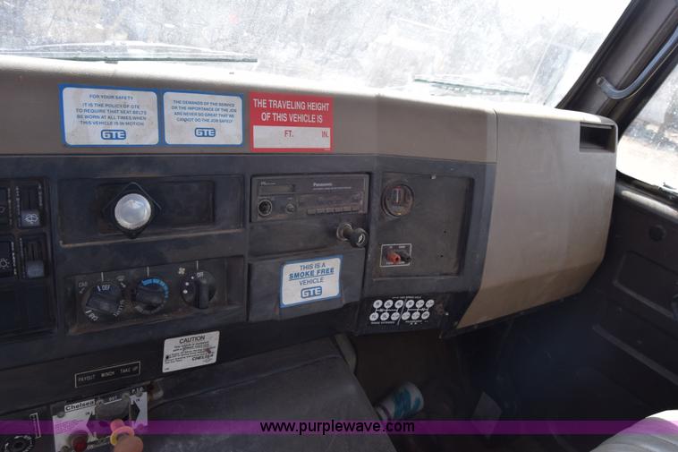 image for item K4315 1991 International 4900 bucket truck