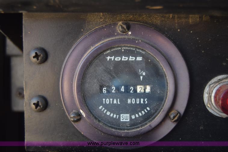 image for item K4315 1991 International 4900 bucket truck