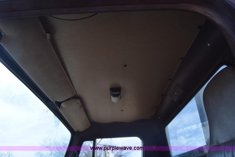 image for item K4315 1991 International 4900 bucket truck