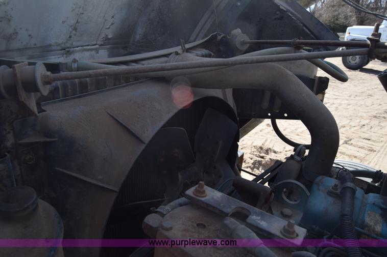 image for item K4315 1991 International 4900 bucket truck