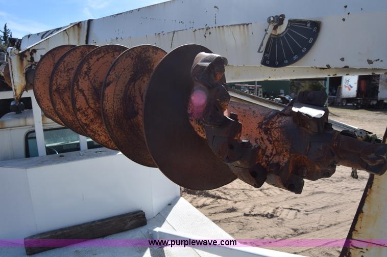 image for item K4315 1991 International 4900 bucket truck