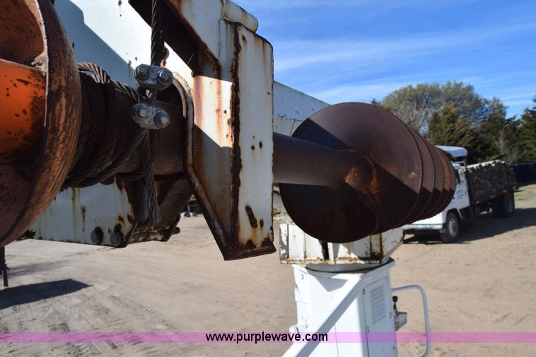 image for item K4315 1991 International 4900 bucket truck