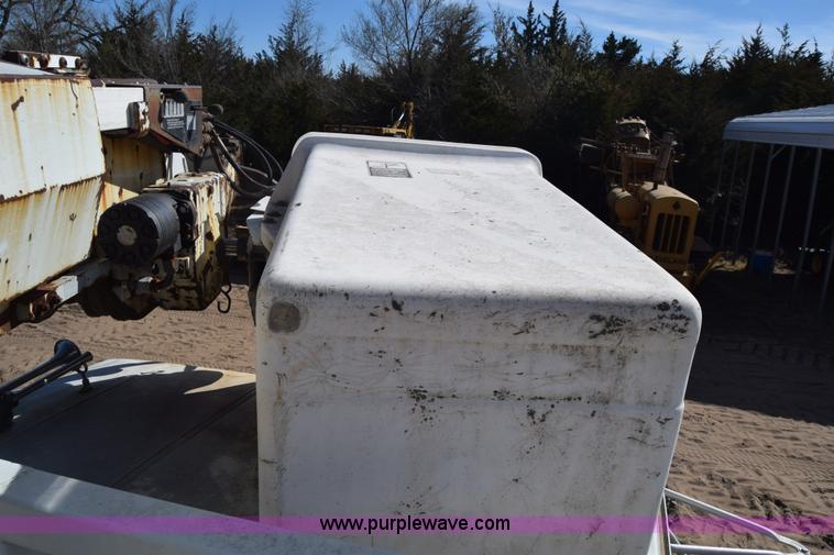 image for item K4315 1991 International 4900 bucket truck