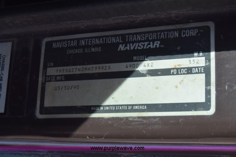 image for item K4315 1991 International 4900 bucket truck