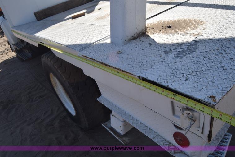 image for item K4315 1991 International 4900 bucket truck