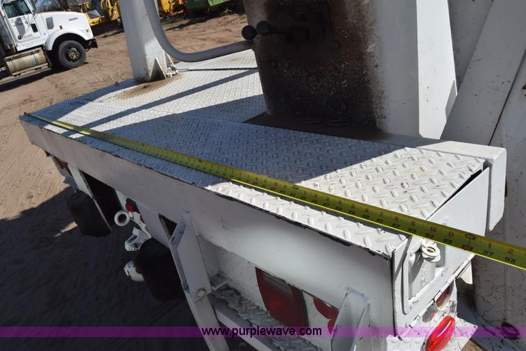 image for item K4315 1991 International 4900 bucket truck