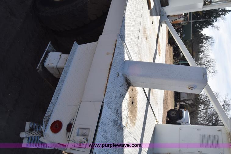 image for item K4315 1991 International 4900 bucket truck