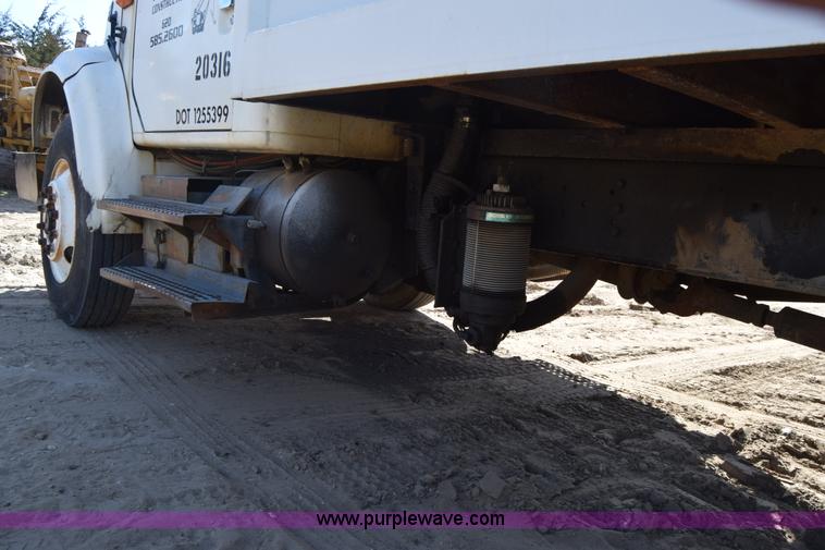 image for item K4315 1991 International 4900 bucket truck