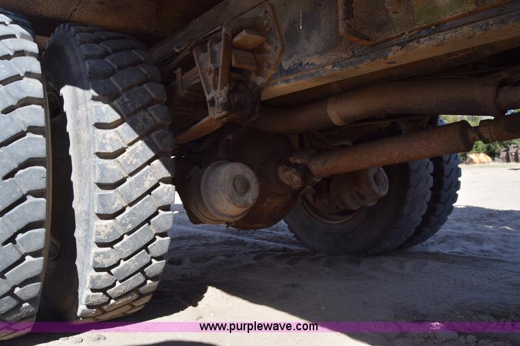 image for item K4315 1991 International 4900 bucket truck