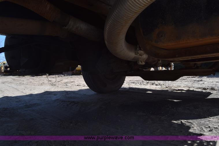 image for item K4315 1991 International 4900 bucket truck