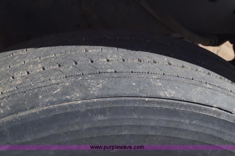 image for item K4315 1991 International 4900 bucket truck