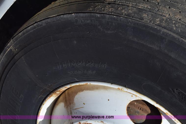 image for item K4315 1991 International 4900 bucket truck