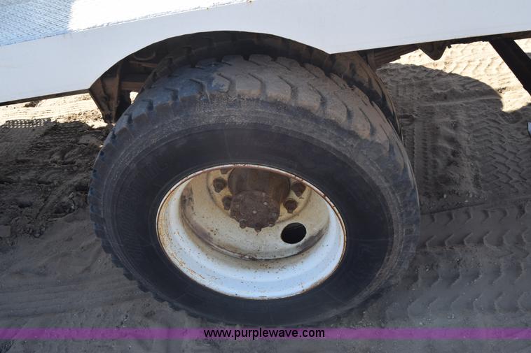 image for item K4315 1991 International 4900 bucket truck