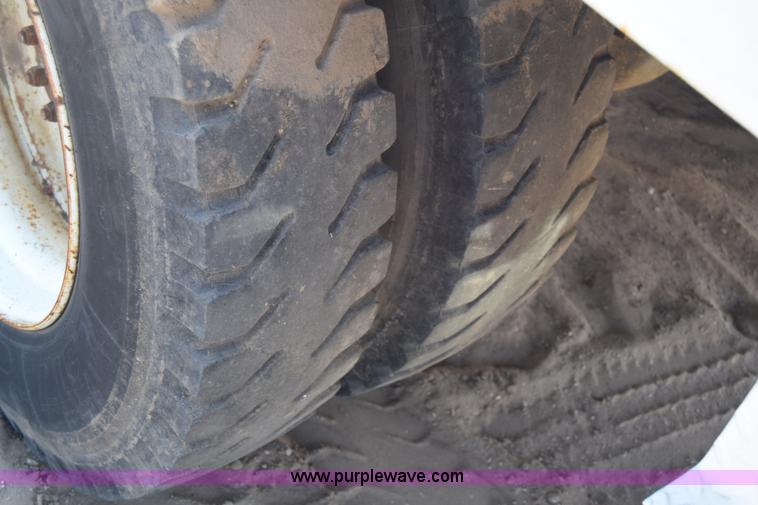 image for item K4315 1991 International 4900 bucket truck