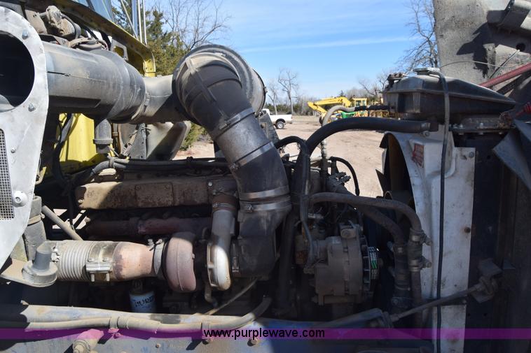 image for item K4316 1989 Kenworth semi truck