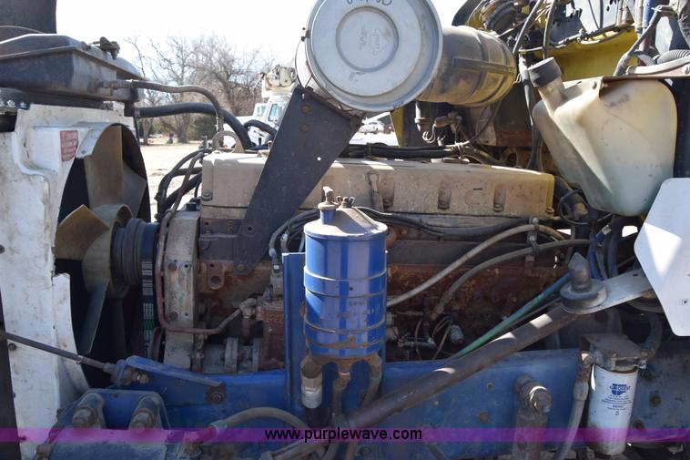 image for item K4316 1989 Kenworth semi truck