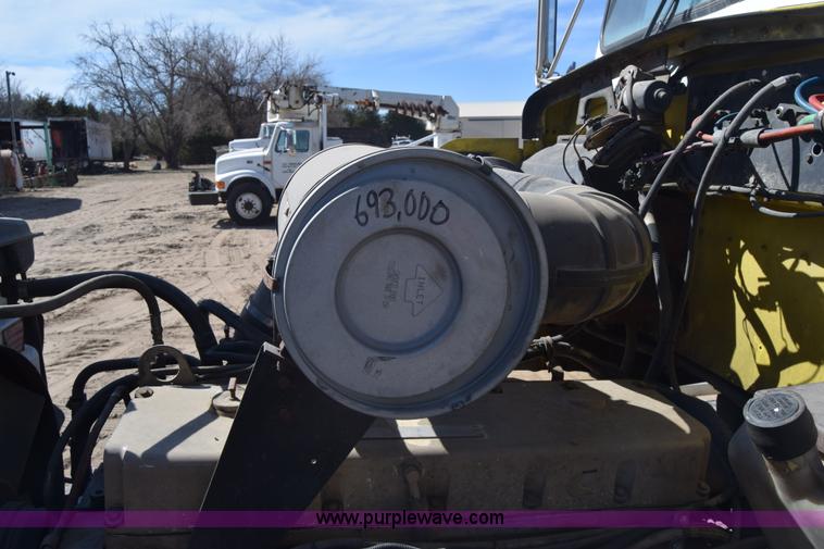 image for item K4316 1989 Kenworth semi truck