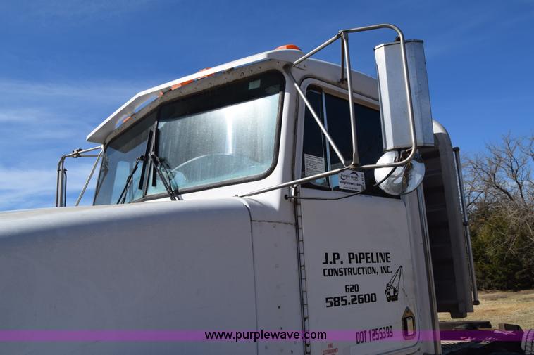 image for item K4316 1989 Kenworth semi truck