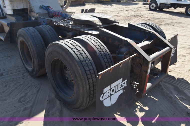 image for item K4316 1989 Kenworth semi truck