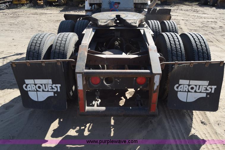 image for item K4316 1989 Kenworth semi truck