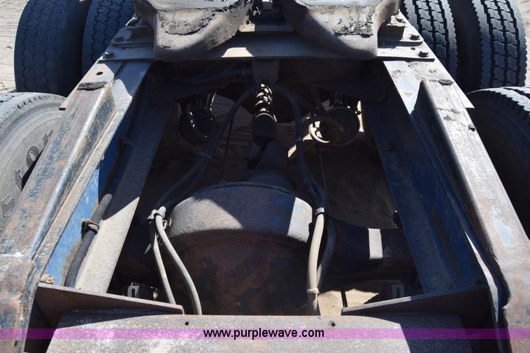 image for item K4316 1989 Kenworth semi truck