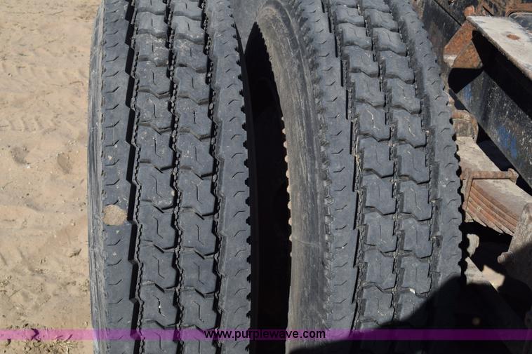 image for item K4316 1989 Kenworth semi truck