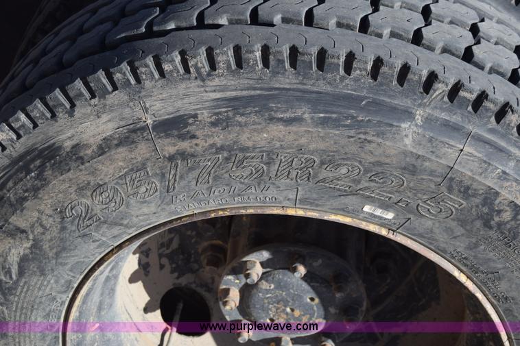 image for item K4316 1989 Kenworth semi truck