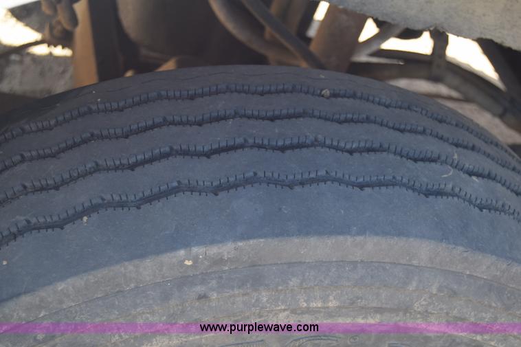 image for item K4316 1989 Kenworth semi truck