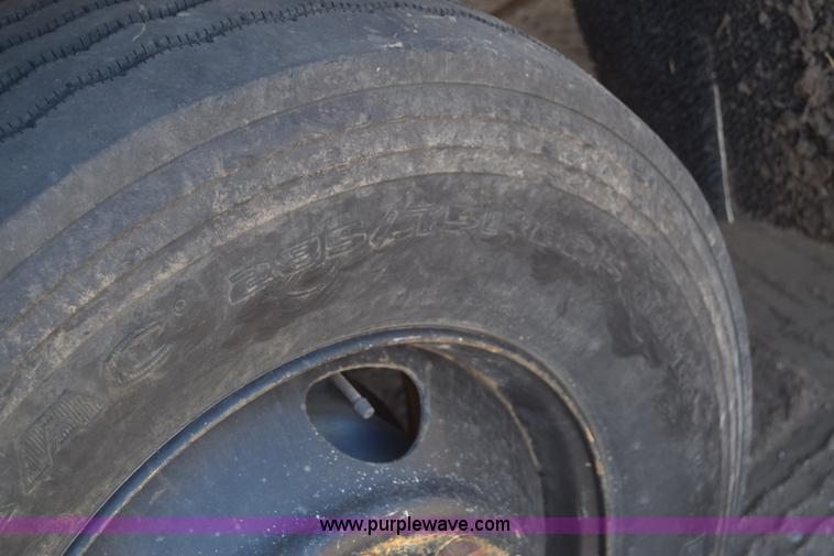 image for item K4316 1989 Kenworth semi truck