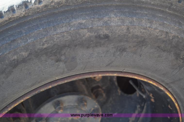 image for item K4316 1989 Kenworth semi truck