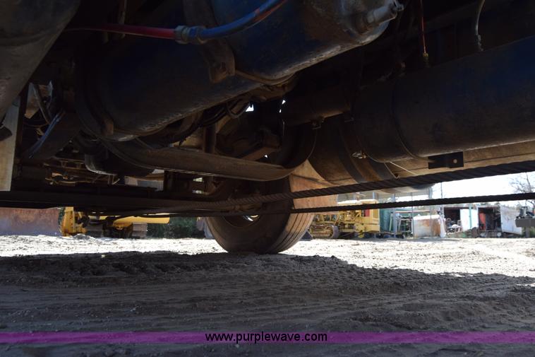 image for item K4316 1989 Kenworth semi truck