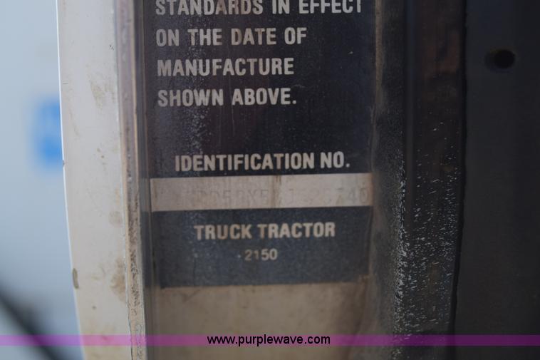 image for item K4316 1989 Kenworth semi truck