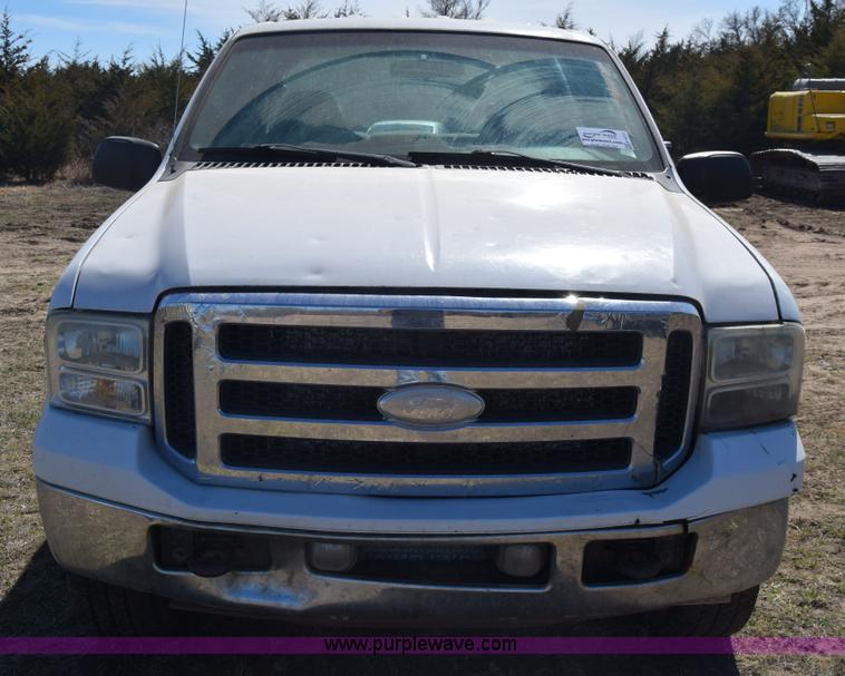 image for item K4317 2006 Ford F250 Super Duty Crew Cab pickup truck