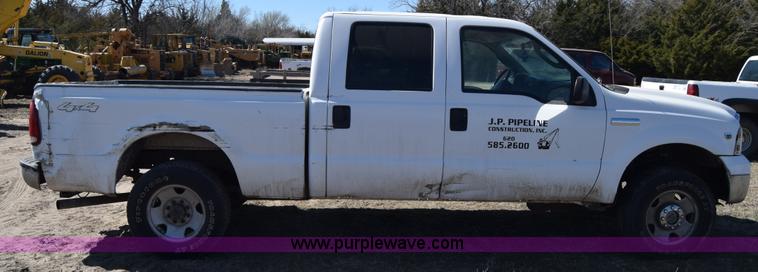 image for item K4317 2006 Ford F250 Super Duty Crew Cab pickup truck