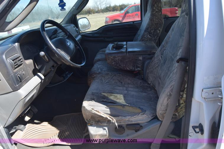 image for item K4317 2006 Ford F250 Super Duty Crew Cab pickup truck