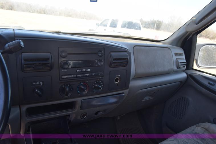 image for item K4317 2006 Ford F250 Super Duty Crew Cab pickup truck