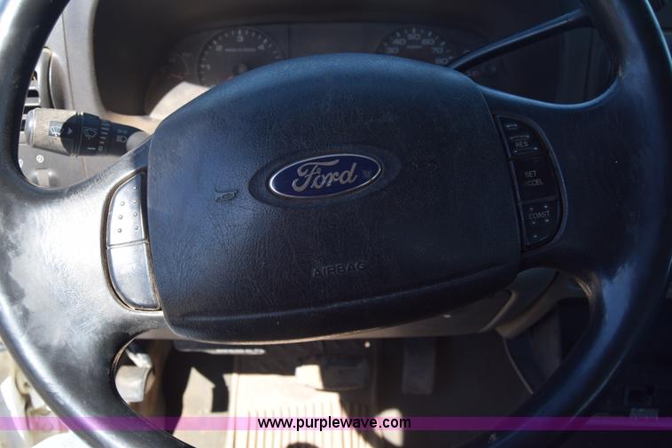 image for item K4317 2006 Ford F250 Super Duty Crew Cab pickup truck